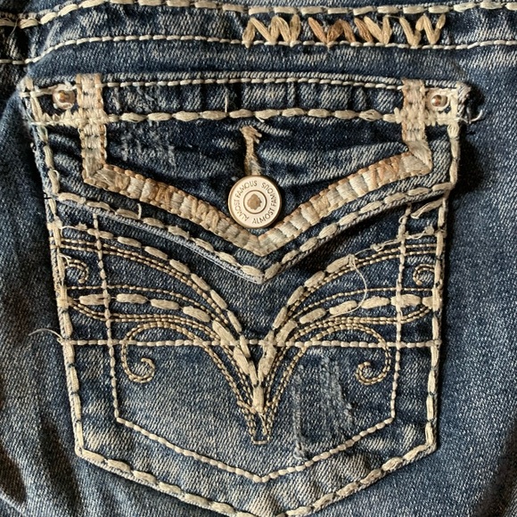Almost Famous Jeans - Picture 9 of 10